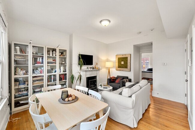 Photo - 62 W Cedar St Unidad 3