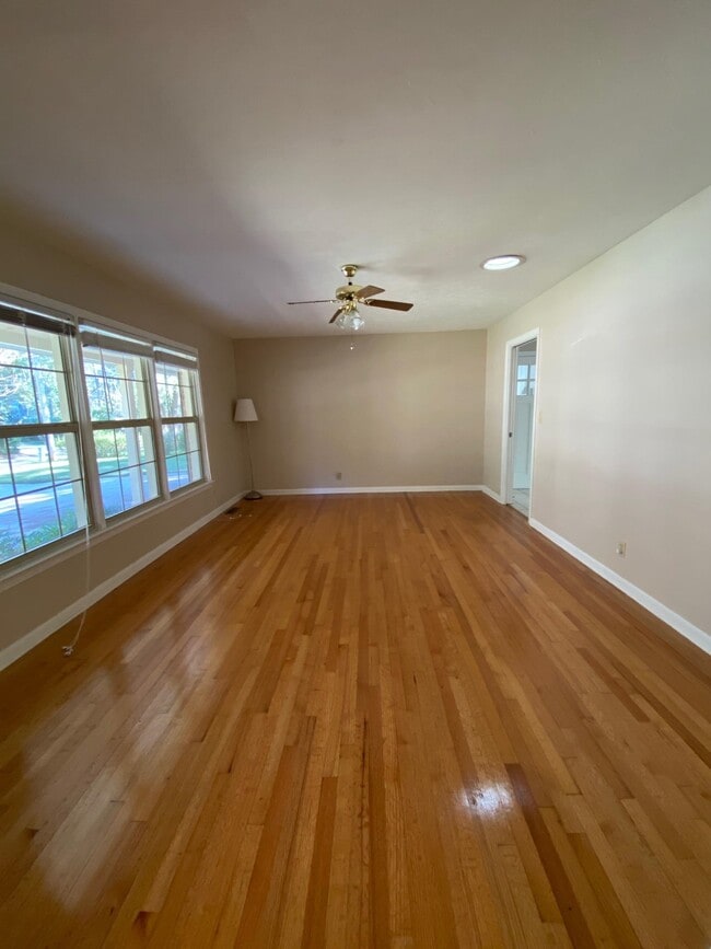 Photo - 1509 Raa Ave
