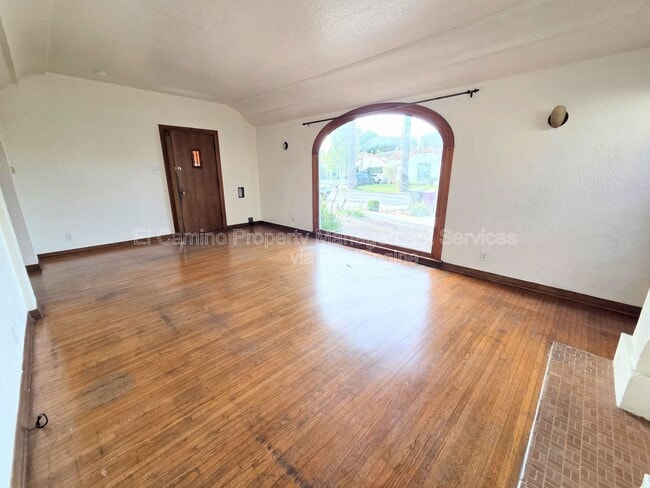 Photo - 2068 San Francisco Ave