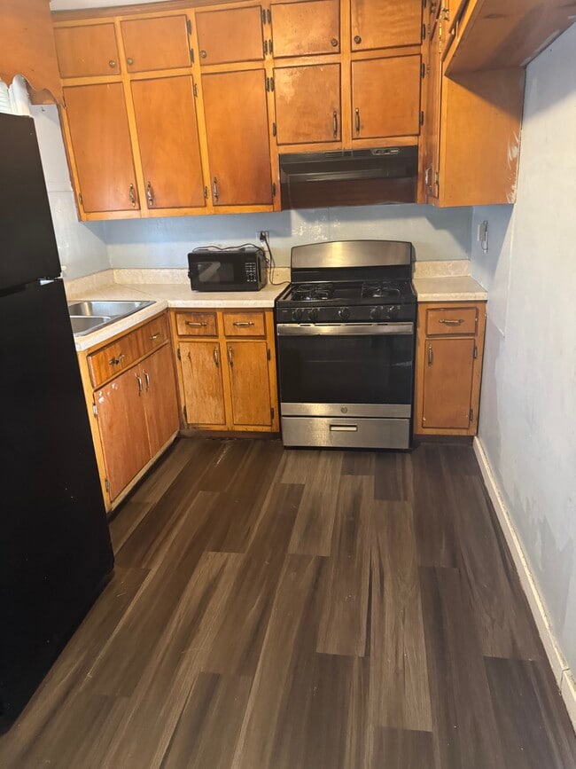 Photo - 100 56th St
