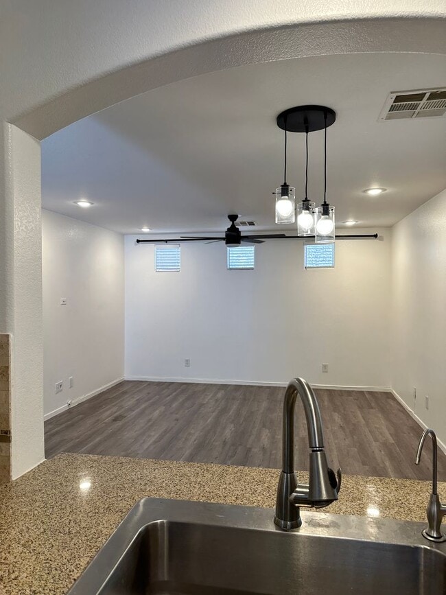 Photo - 3 Bedroom/2.5 Bath Family Home