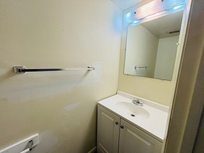 Photo - 105 Sherwood Ct