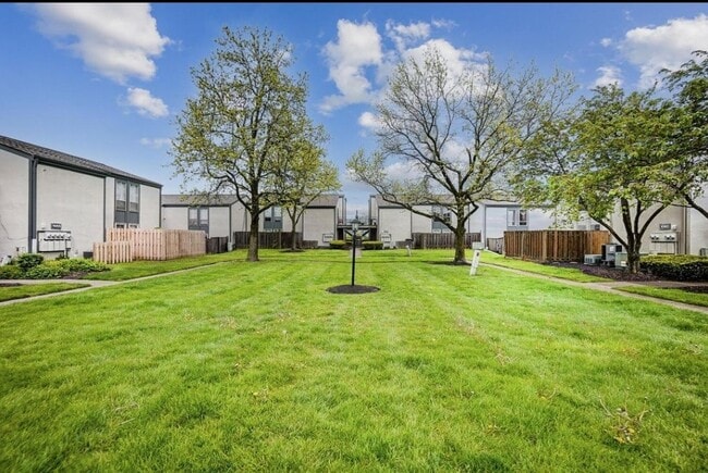 Building Photo - 1060 Merrimar Cir S Unit H Rental