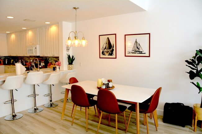 Photo - 140 Soriano Dr