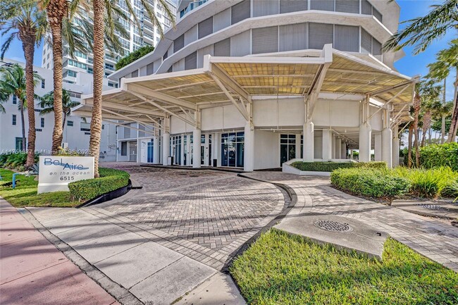 Photo - 6515 Collins Ave Unidad 910 Rental