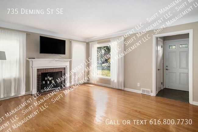 Photo - 735 Deming St SE