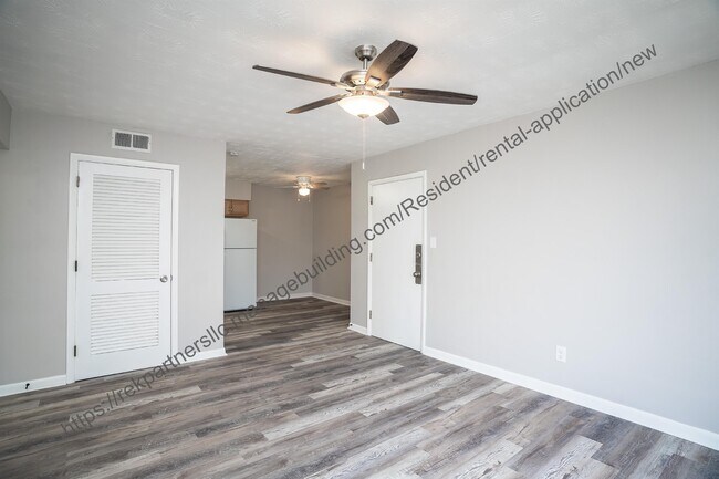 Photo - 2525 Lakeview Ave