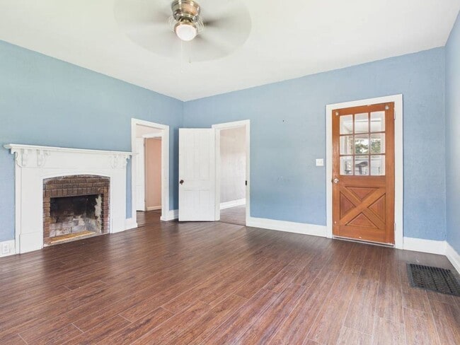 Photo - 309 Broad St
