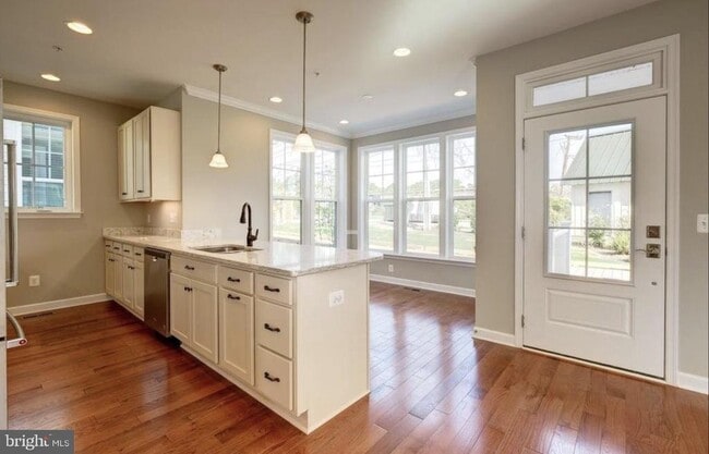 Photo - 1020 Railroad Ave