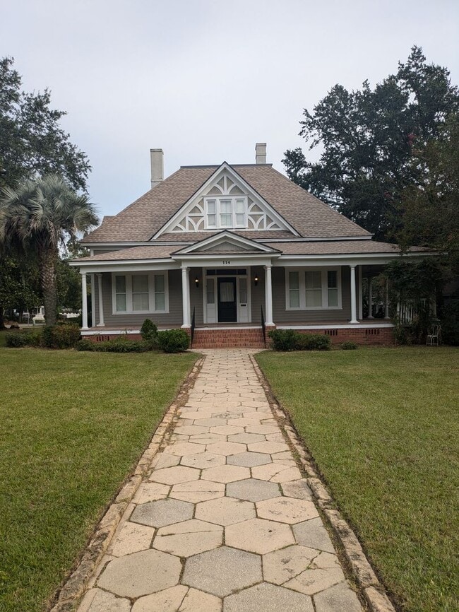 Building Photo - Beautiful home in the heart of Valdosta
