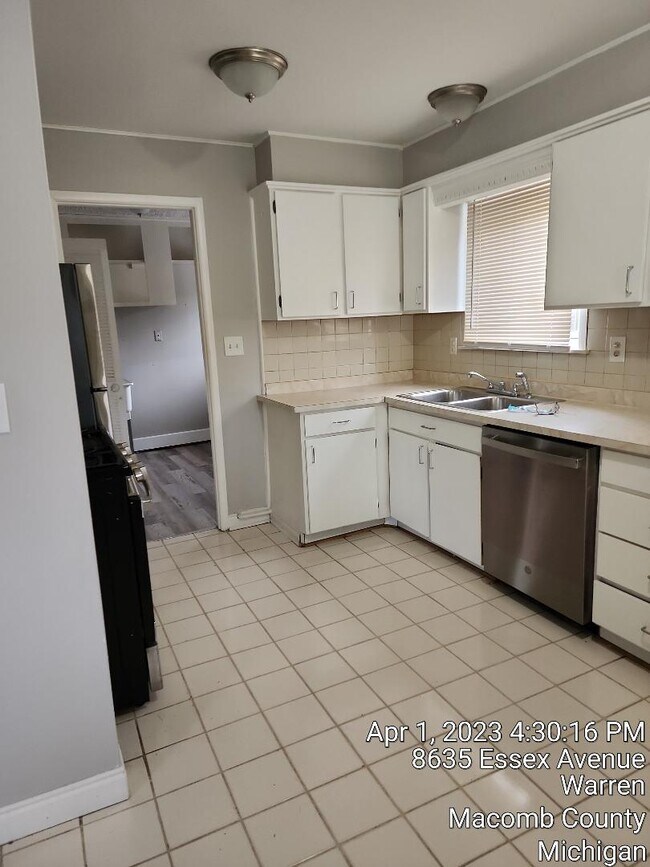 Photo - 8635 Essex Ave