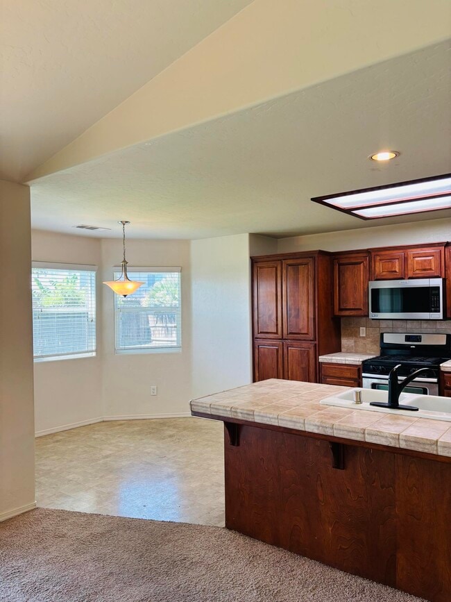 Photo - 1407 W Burgundy Ct