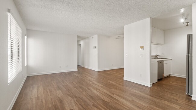 Photo - Villa Temecula Apartments