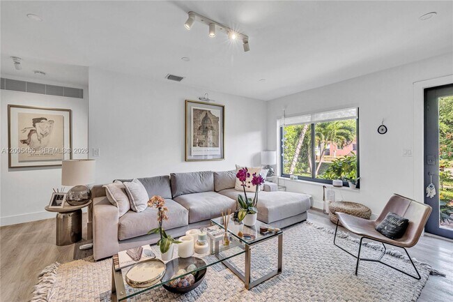 Photo - 3030 SW 2nd Ave