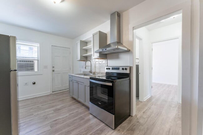 Photo - Updated 2 Bed 1 Bath in The Nations Unit 2