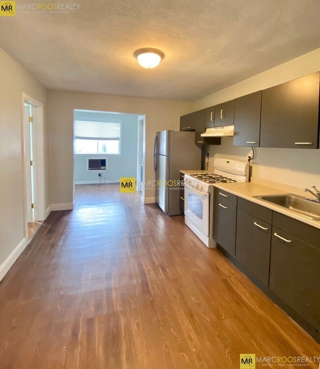 Photo - 161 Bennington St Unidad 2