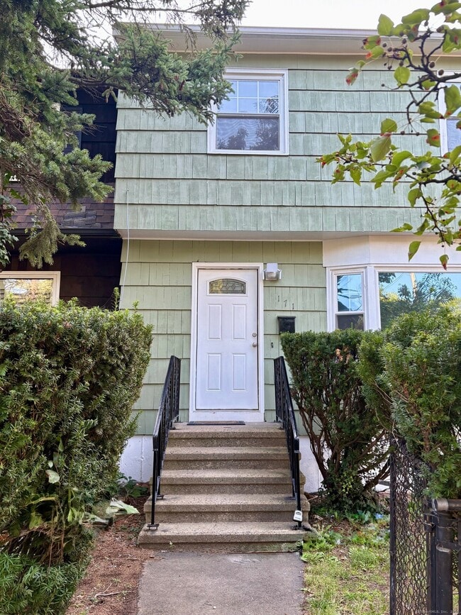 Building Photo - 171 Newhall St Rental