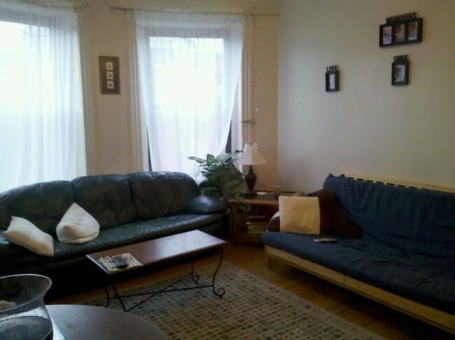 Building Photo - 37 Symphony Rd Unit 4