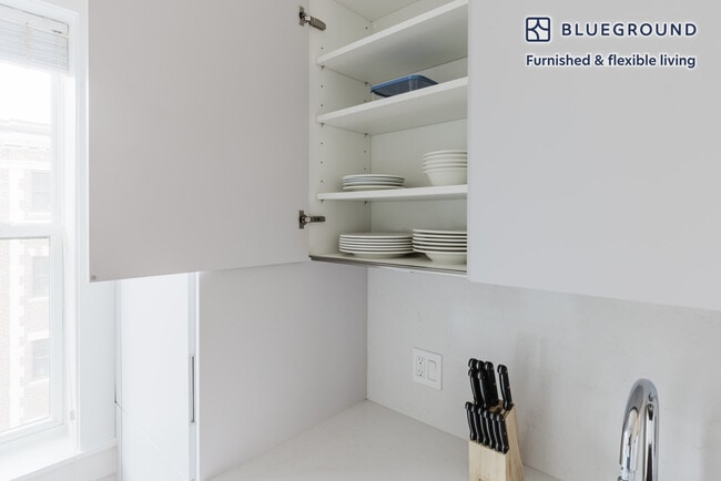 Photo - 18 Forest St Unit FL4-ID1112