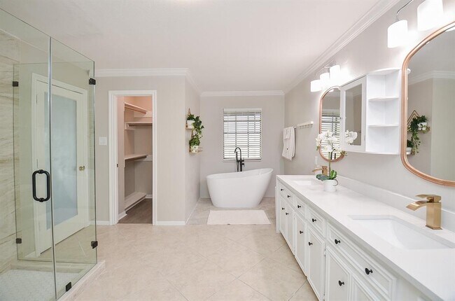 Photo - 5630 Fairdale Ln Townhome