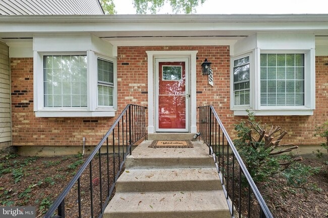 Building Photo - 9900 Kingsbridge Dr Rental