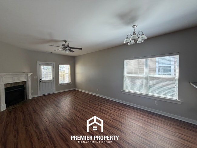 Photo - 265 Hathaway Ln