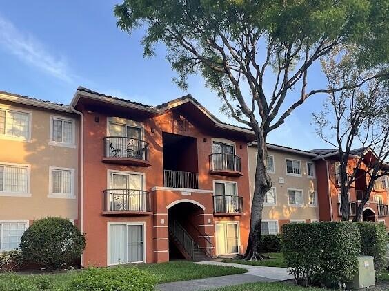 Building Photo - 4195 N Haverhill Rd Unit 324 Rental