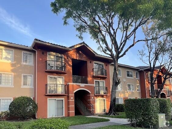 Building Photo - 4195 N Haverhill Rd Unit 324 Rental