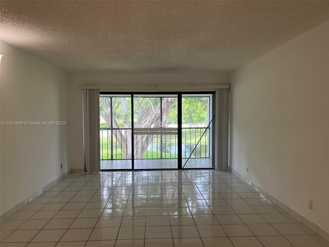Photo - 200 Lakeview Dr Unit 203