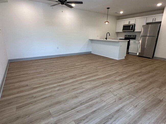 Photo - 501-Apt9 E 21st St Unit 9