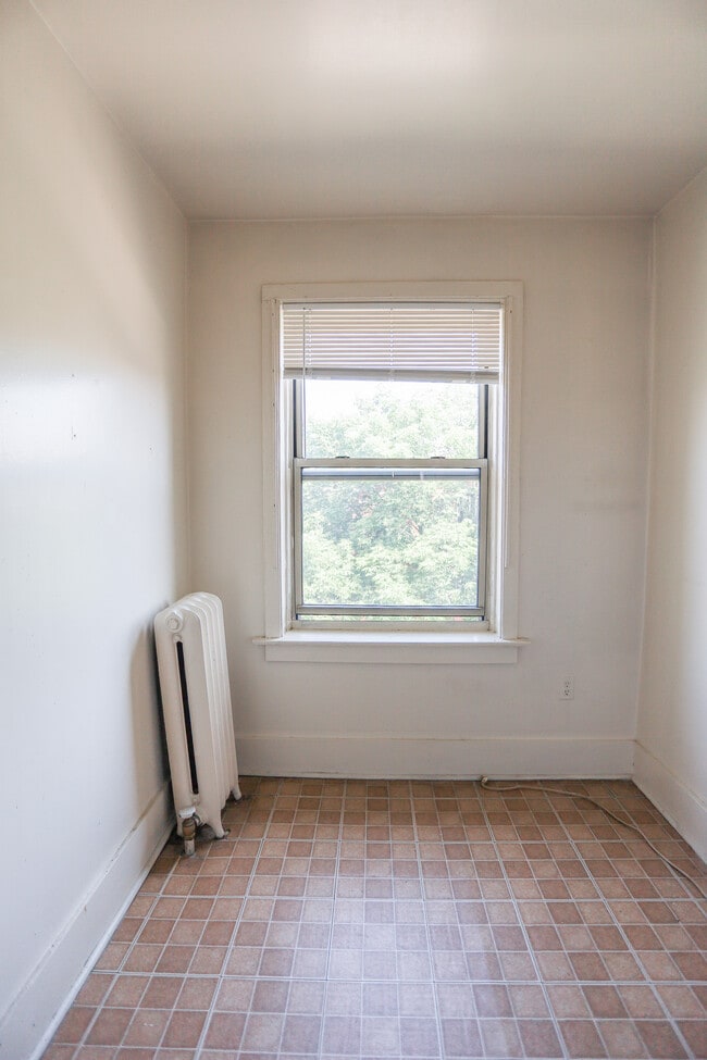 Photo - 1111 W Roscoe St Unit #30