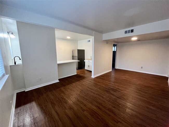 Photo - 3304 Red River St Apartment Unit 101