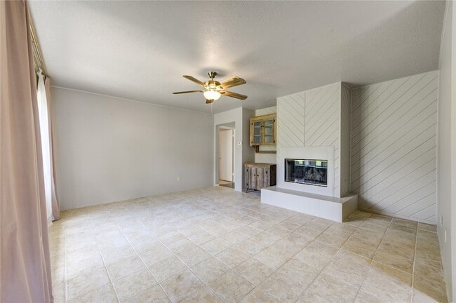 Photo - 16019 Fathom Ln