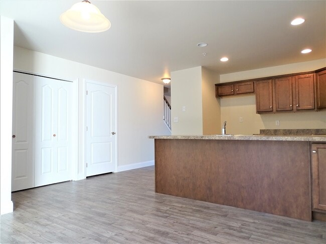 Photo - 127 Redstone Dr