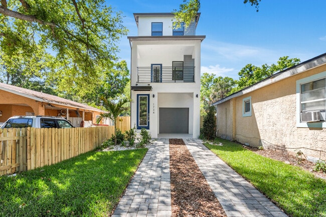 Building Photo - 1734 W Cherry St Unit A