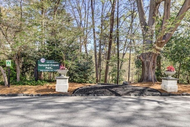 Photo - 1921 Walthall Dr NW