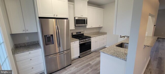 Photo - 2246 Wetherburne Way