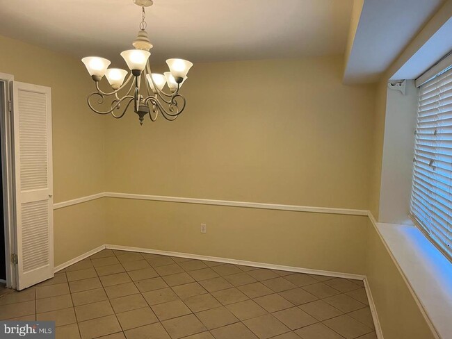 Photo - 42 Genesee Ln