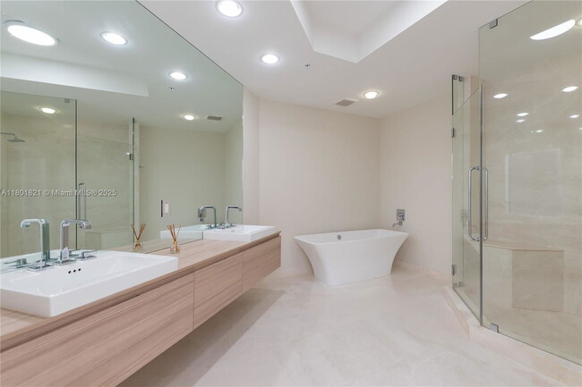 Photo - 17111 Biscayne Blvd Unidad 2311