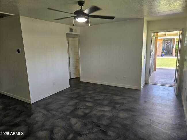 Photo - 1504 E Rovey Ave