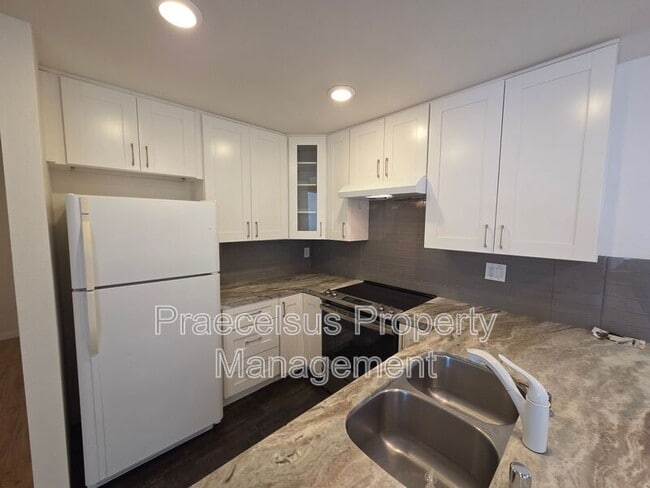 Building Photo - 7780 Margerum Ave Rental