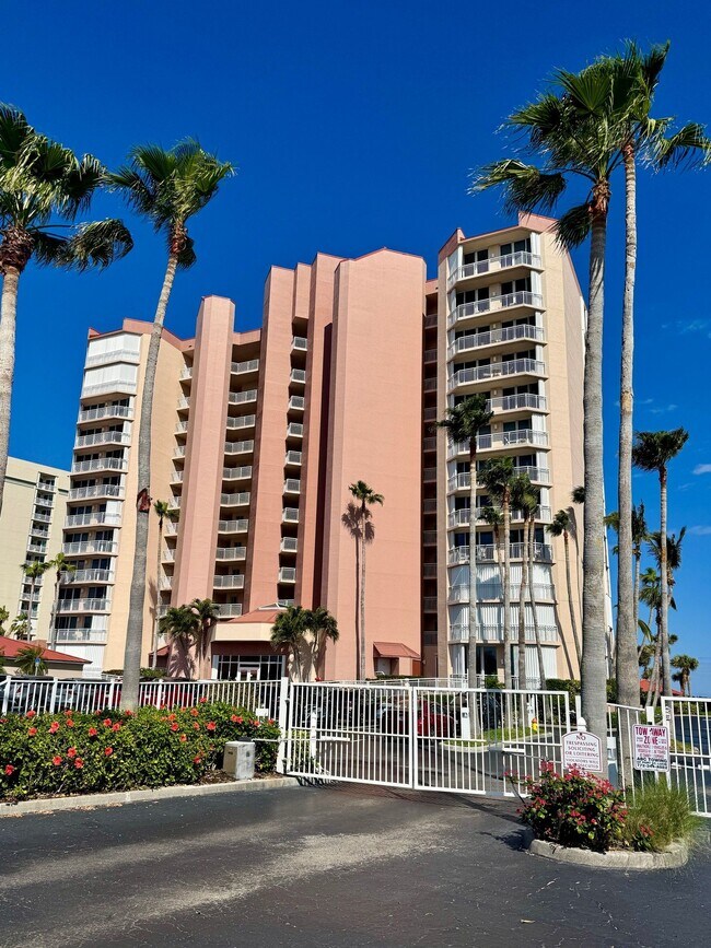 Photo - 3880 N Hwy A1A Unidad 403 Rental