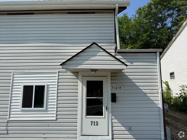 Building Photo - 712 Dock St Rental