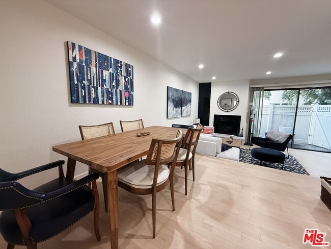 Photo - 1224 S Saltair Ave Unidad 4