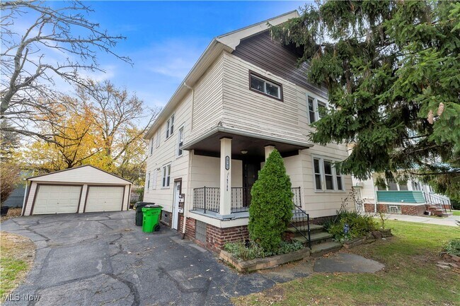 Photo - 19792 Pasnow Ave Unidad UP