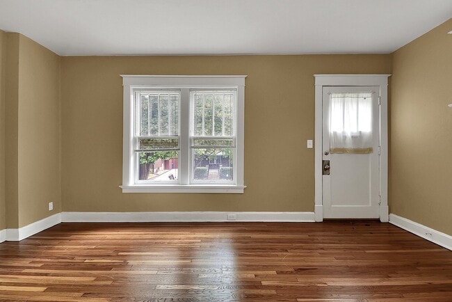 Photo - 7702 Lile Ave Unidad FF