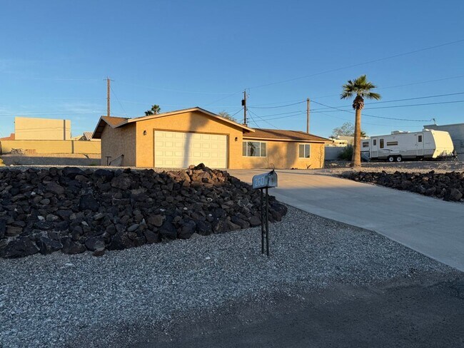 Photo - Long term - unfurnished - Recently remodeled