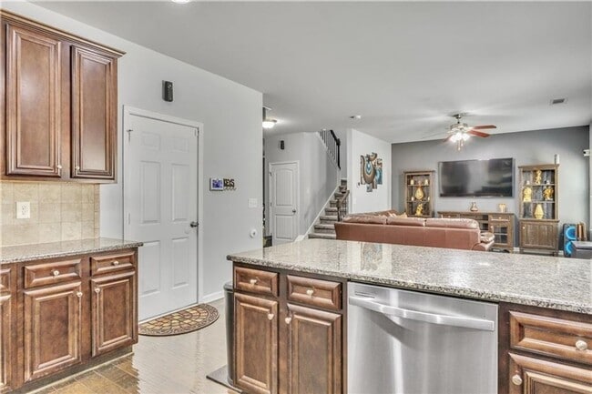 Photo - 87 Wedge Wood Way