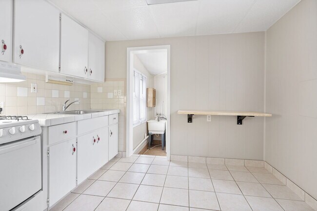 Photo - 23230 Columbus Ave