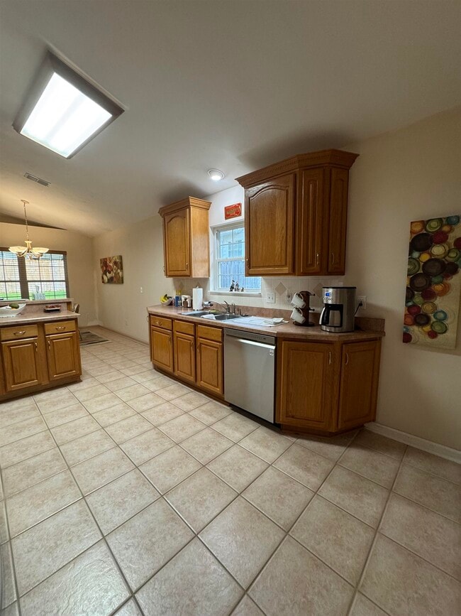 Photo - 1457 Applewood Way